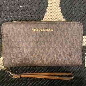 (BRAND NEW) Michael Kors Wallet